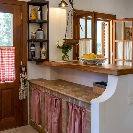 Platanos Semesterbostad *