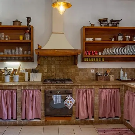 Platanos Semesterbostad