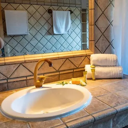 Platanos Semesterbostad