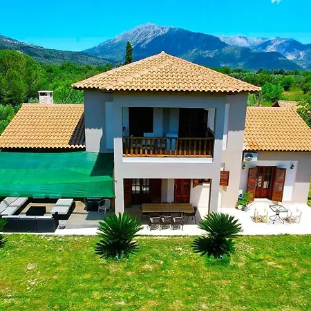 Platanos Holiday home